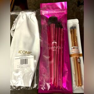 Iconic, Shaina B, and Moda Eyeshadow Brushes. BNWT!